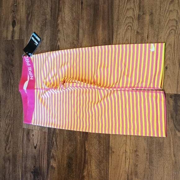 Nike Pro NWT Pink & Yellow Stripe Capri Leggings VV - Picture 1 of 4